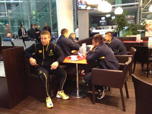 „Stejarii”, sechestrati 11 ore in aeroportul din Munchen
