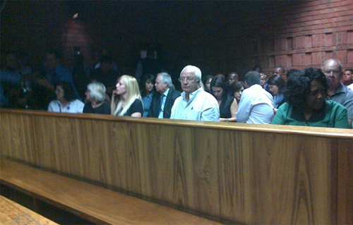 Oscar Pistorius si-a omorat iubita tragand patru focuri de arma prin usa de la baie! (FOTO/ VIDEO)