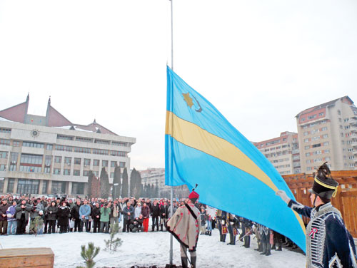 Secuii din Sf. Gheorghe au aflat verdicul ÎCCJ: steagul secuiesc, drapelul municipiului?