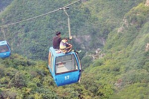 Highly Risky: Pair Warned After Cable Car Stunt - Ziarul National