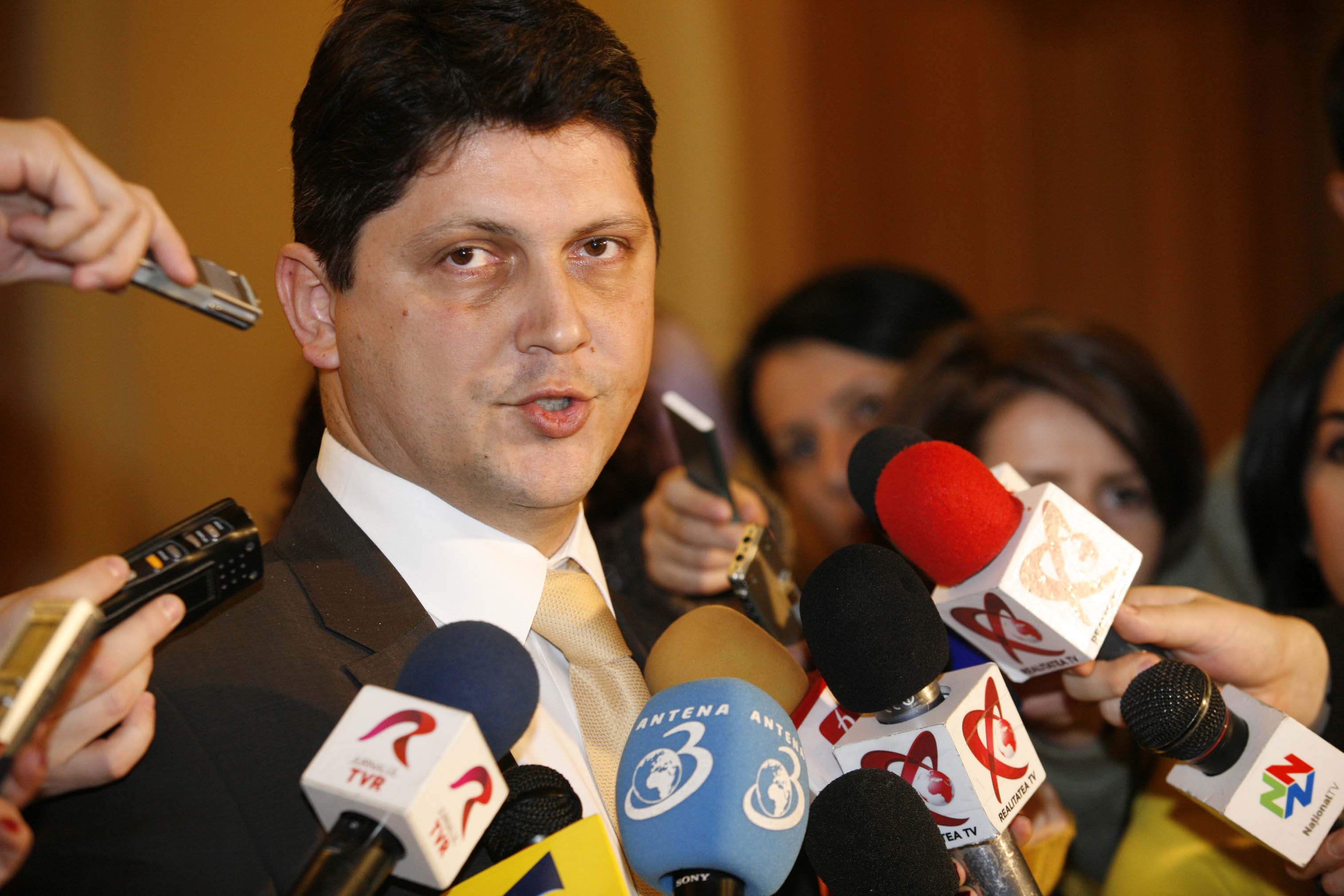 Dosarul lui Corlatean. 19 volume si ambasadori audiati