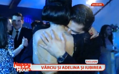 Varciu a plans in bratele Adelinei! Nu i-a mai pasat de ce zice lumea! – VIDEO