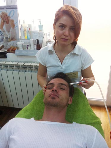 Cand urca pe scena, Bogdan Vladau e pulbere de diamant!