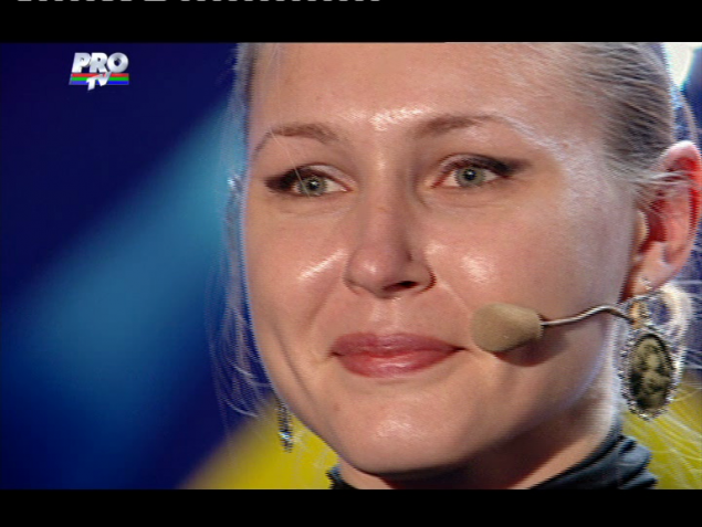Romanii au talent 2013! A facut minuni cu o mana de nisip! Povestea care a impresionat o sala intreaga! (FOTO)