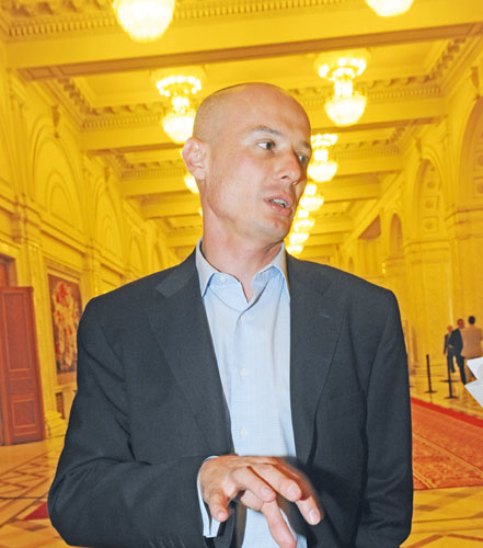 BNR: Clauzele abuzive ale bancilor, judecate la instanta suprema