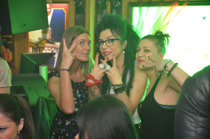 Dj Wanda party luni 2 - Ziarul National