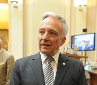 BNR da bani „fara numar” bancilor
