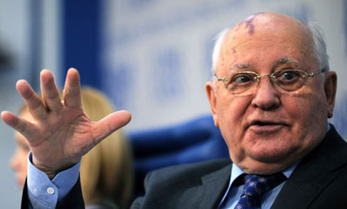 Gorbaciov s-a luat urat de Putin