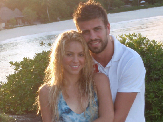 Shakira si Pique si-au imbracat baietelul in costumul de la FC Barcelona! (FOTO)