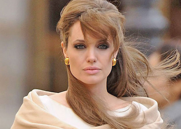 Angelina Jolie, veste infioratoare la doua saptamani dupa ce a suferit dubla mastectomie