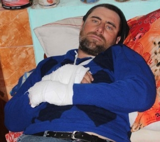 „M-au pus sa sasai ca sarpele si apoi sa ma tarasc!”. Ce acuzatii aduce politiei locale un iesean!
