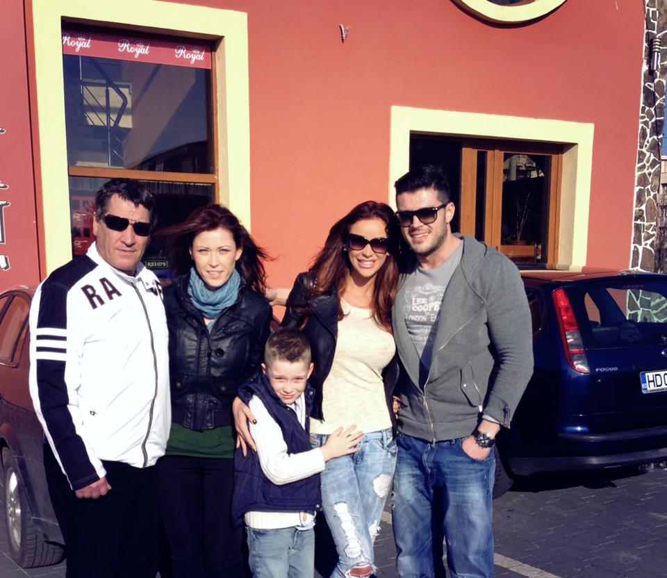 Bianca Dragusanu l-a dus pe Victor Slav la parintii ei. Uite cum au petrecut ca o familie!
