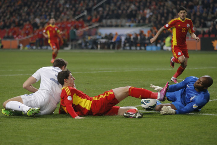 Netherlands Romania Soccer Wcup - Ziarul National