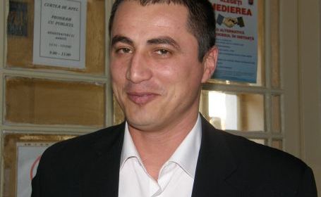 Apararea SOCANTA a lui Cioaca: O sticluta de whisky de buzunar plina cu SANGE!