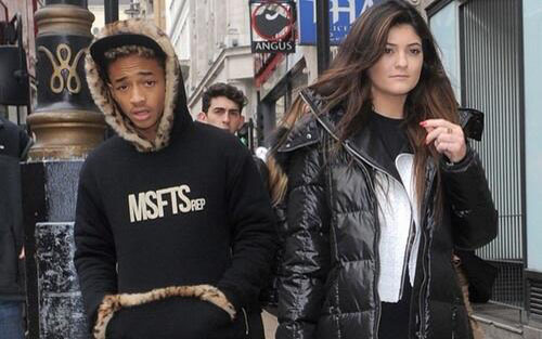 Baiatul lui Will Smith merge cu tati la intalnire