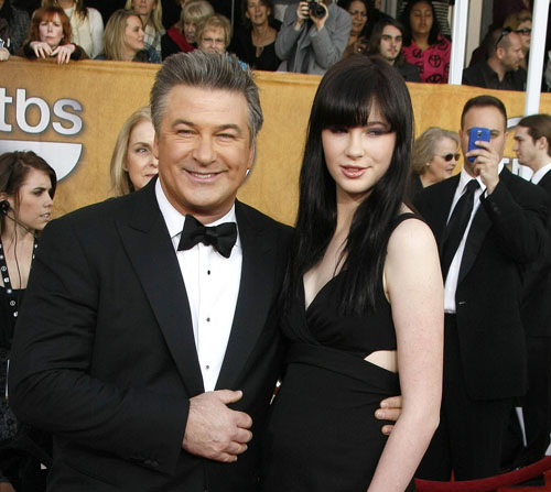 Are 17 ani, este fiica unui mare actor american si se ia de piept cu supermodelele din Romania