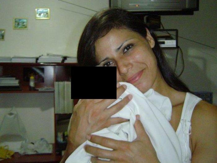 Este sexy si are o pasiune DEZGUSTATOARE! Cu cine doarme noaptea in pat! (FOTO)
