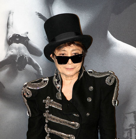 Yoko Ono, acuzata de furt!