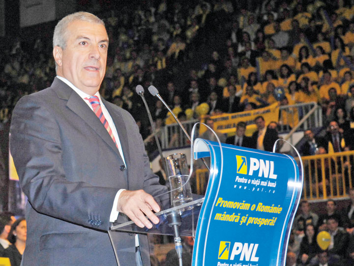 Tariceanu incepe sa-l inghesuie pe Antonescu la mantinela