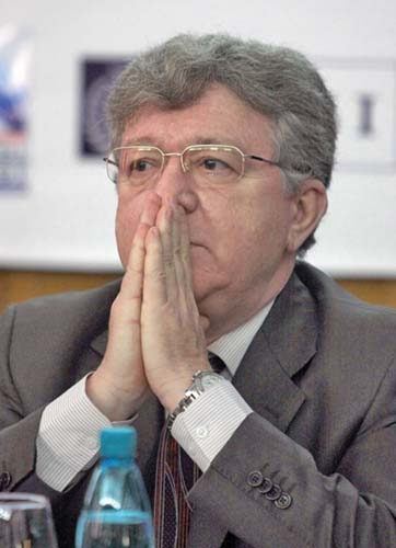 Doi fosti consilieri prezidentiali, pusi sub urmarire in dosarul Dobritoiu