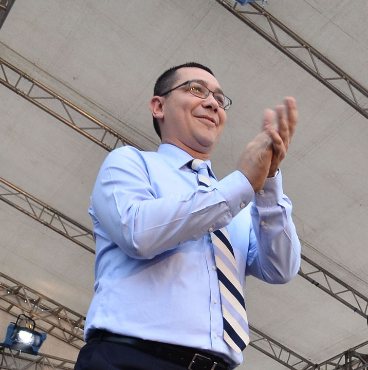 Ponta, lansare la prezidentiale pe stadion, in fata a zeci de mii de oameni: Vreau sa fiu presedintele romanilor care vor sarbatori 100 de ani de la Marea Unire!