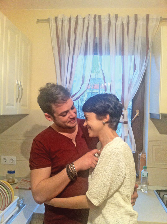 Prin ce calvar trec Vlad Simon si iubita lui bolnava de cancer
