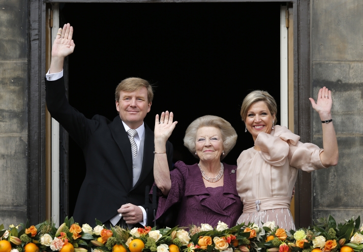 Moment istoric in Olanda: Regina Beatrix a abdicat. Printul Willem-Alexander, intronizat rege