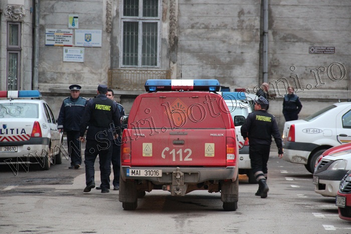 ALERTA in Botosani! Un barbat a amenintat ca detoneaza o grenada