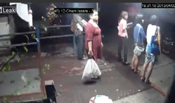 A venit apa si le-a luat! (VIDEO)