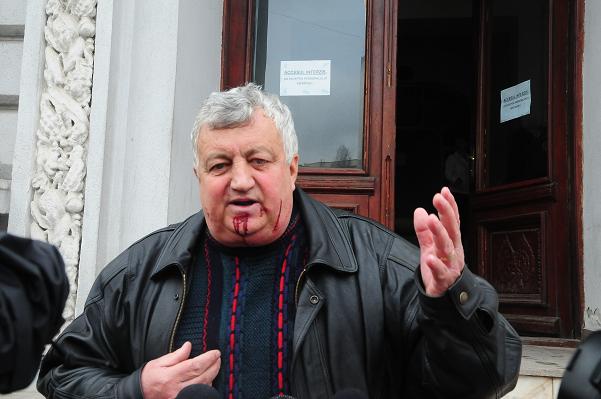 S-a lasat cu sange dupa partaj: Bataie la Judecatoria Craiova!