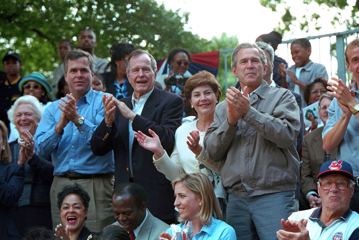 Familia Bush mai are un presedinte pentru SUA
