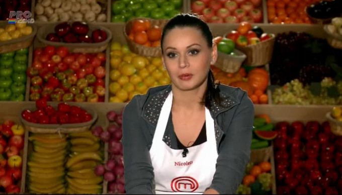 Noua casnica de la Master Chef 2013, pitipoanca in toata regula! Uite ce facea in loc sa gateasca!