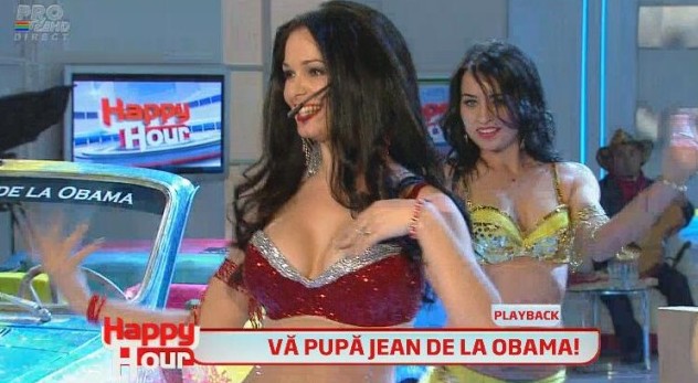 Sotia lui Dinu Maxer s-a dezbracat in direct la o emisiune! (FOTO)
