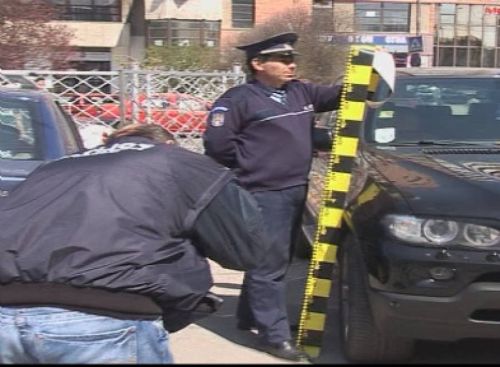 Bacau: Eleva lovita de masina chiar in curtea liceului in care invata