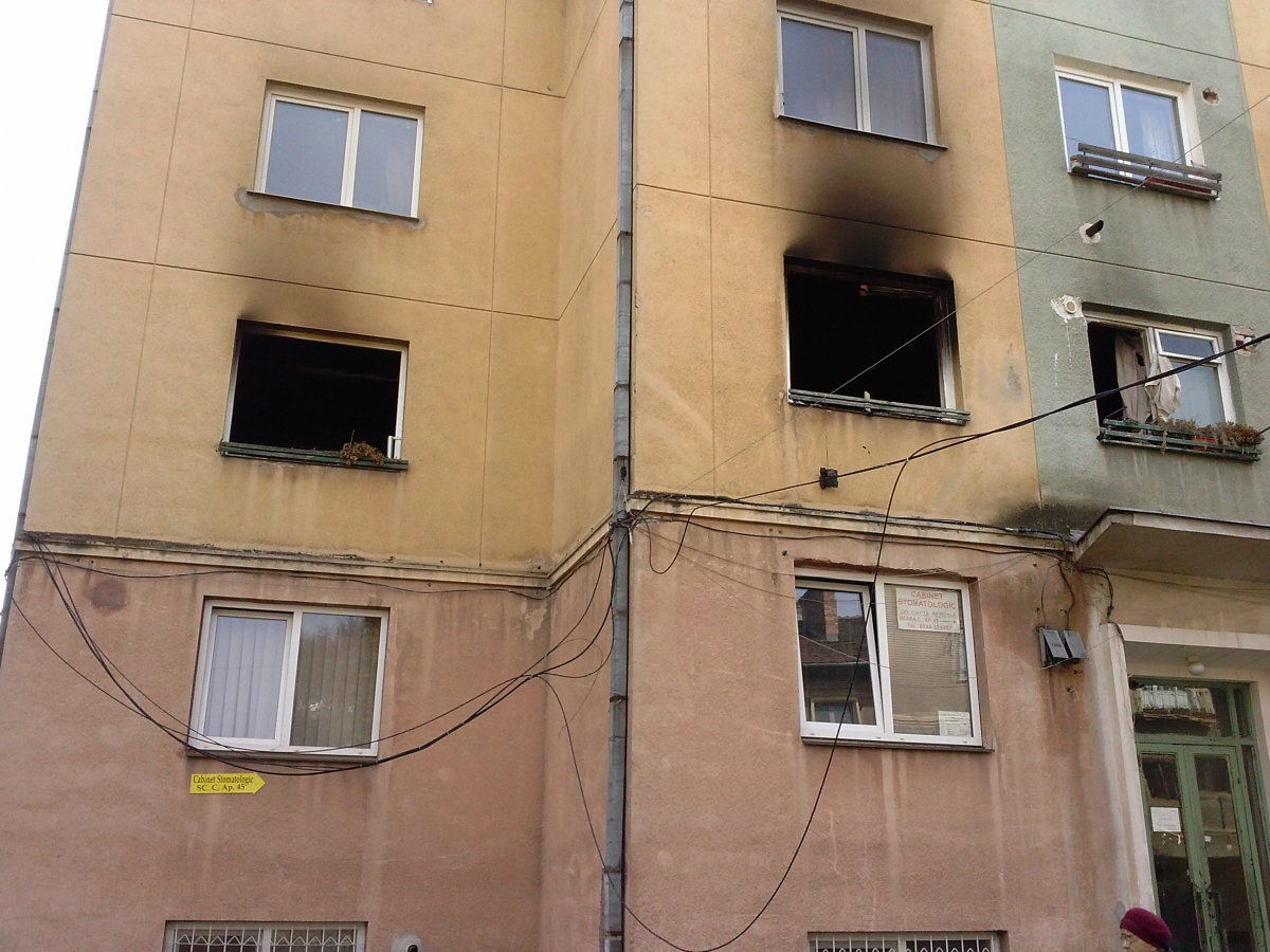 Explozie intr-un bloc din Cluj: O femeie a murit