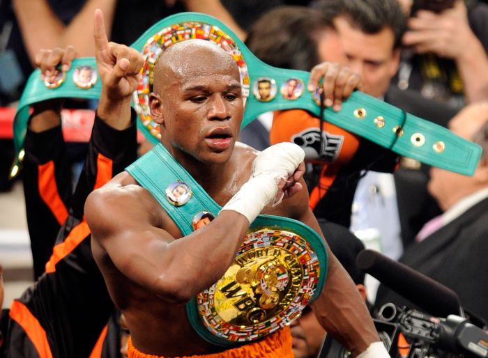 Un roman se bate in gala marelui Mayweather. Vezi despre cine este vorba!