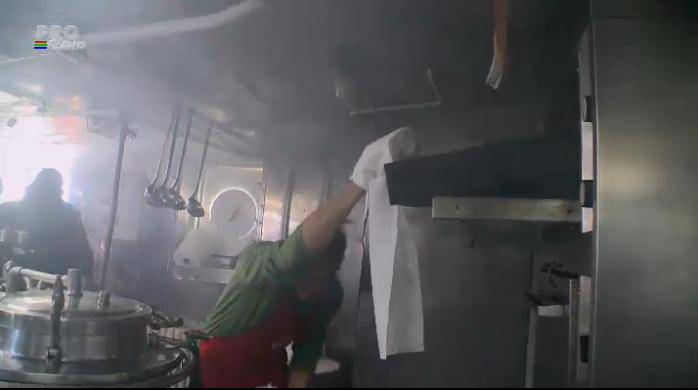 Concurentii „MasterChef”, la un pas de DEZASTRU! Bucataria “scaldata” intr-un fum gros