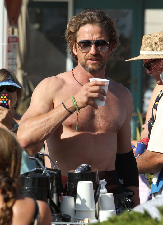 Hunky Gerard Butler Takes a Break Before Hitting the Waves on Set - Ziarul National