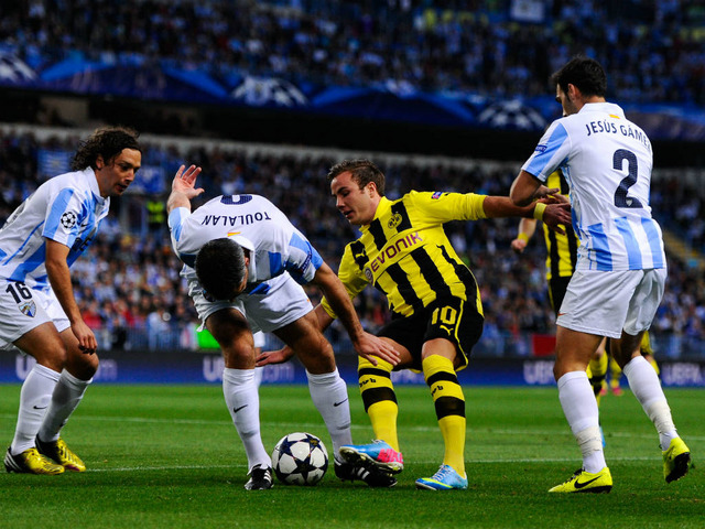 Fotbalist de la Borussia Dortmund, facandu-si nevoile pe stadionul din Malaga (VIDEO)