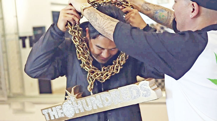 World - Ziarul National's most expensive neck chain is a weighty subject