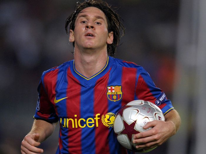 Meciul de fotbal Paris Saint Germain – FC Barcelona poate fi urmarit LIVE aici