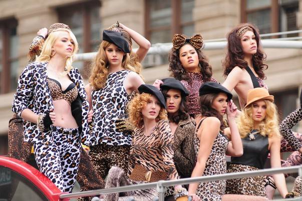 Concurentele de la „Next Top Model”, pline de PADUCHI! Tinerele sunt disperate! (FOTO)
