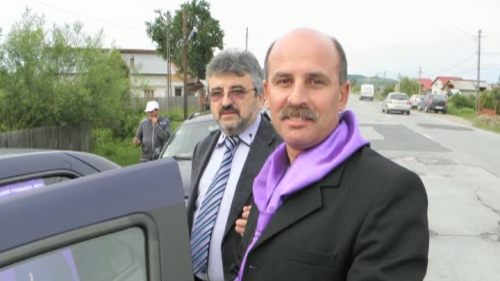 Telenovela! Un politician din Romania si-a calcat fata cu masina cand fugea cu amanta