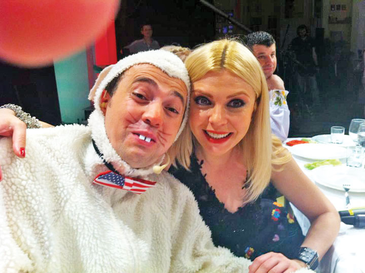 Crina Matei, un nou pictorial cu Iepurasul!