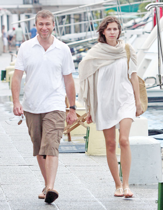 Multi-millionaire Roman Abramovich and girlfriend in St. Baths 2/2 - Ziarul National