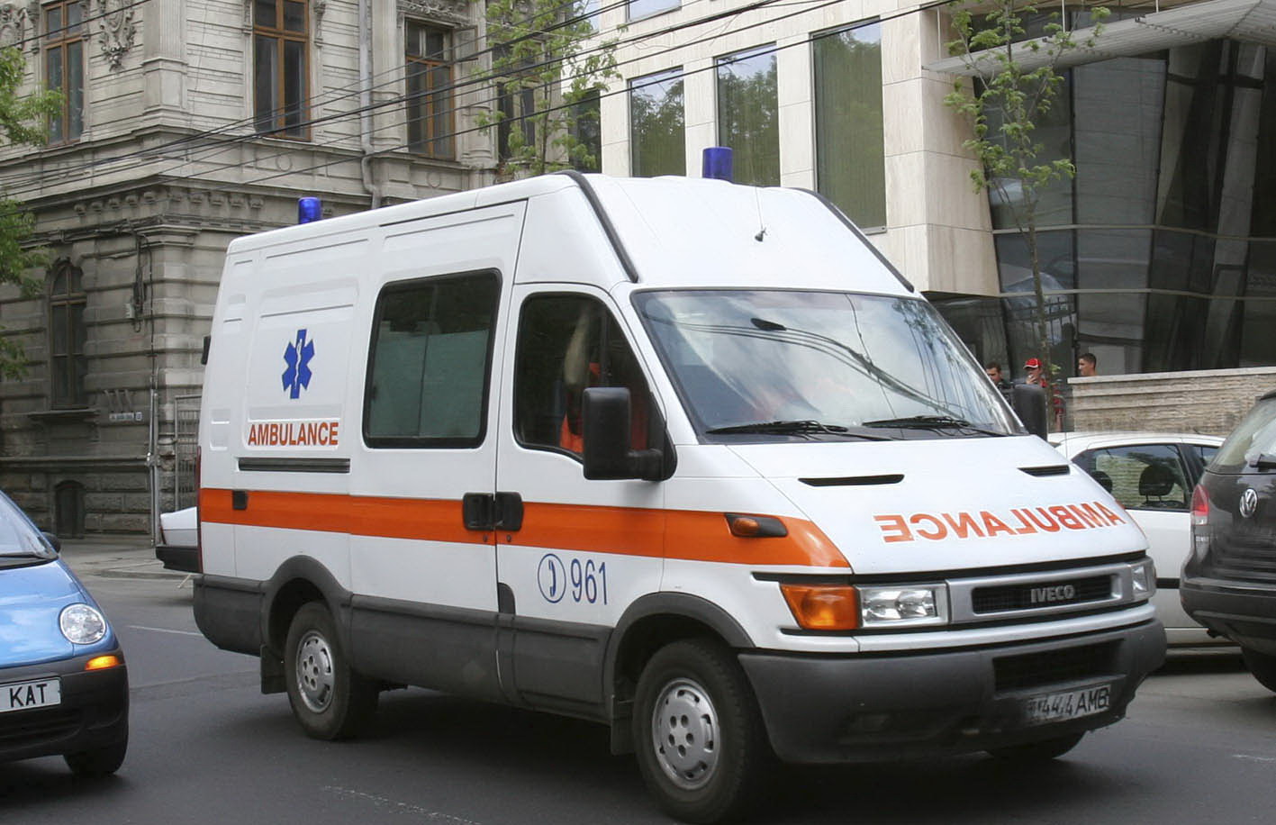 A pariat ca bea mai mult decat prietenii ei: Tanara de 14 ani, din Husi, in coma alcoolica!