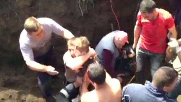Un copil de trei ani a cazut intr-o fantana adanca de 15 metri, in Dolj!