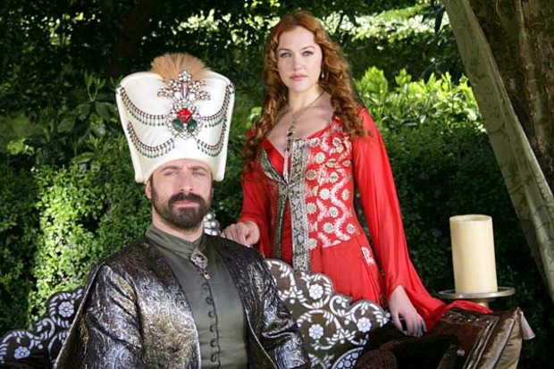 UIMITOR! Ce a facut o aradeanca din pasiune pentru Suleyman Magnificul!