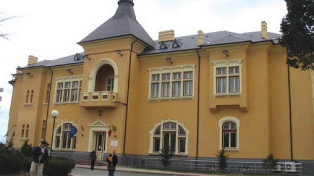 Tribunalul din Constanta: Un detinut a incercat sa-si ia viata sub ochii supraveghetorului!