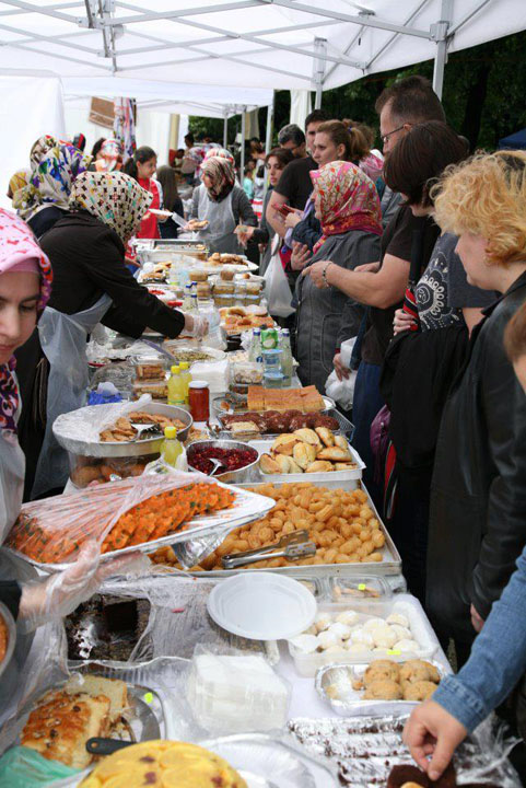 2012 festivalul turcesc1 - Ziarul National